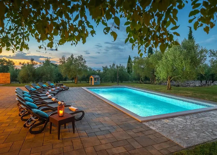 Marija Villa Malinska